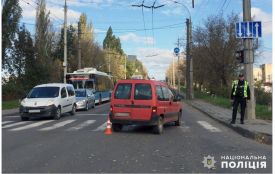 У Хмельницькому авто збило жінку на пішоходному переході
