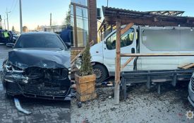 ДТП на Прибузькій: мікроавтобус в’їхав у терасу кав’ярні та автомагазин