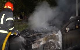 В центрі Хмельницького горів Volkswagen Passat (ВІДЕО)