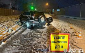 Зіткнення Toyota і Skoda у Хмельницькому: травмувалася жінка