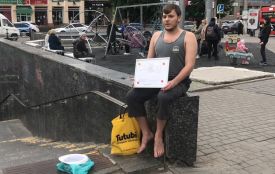 Помер блогер Валентин, який ходив босий у Хмельницькому
