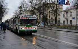 Хмельничани скаржаться, що у Дубовому мало тролейбусів. Ми порахували