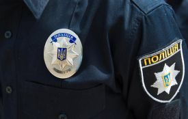На Хмельниччині правоохоронець побив чоловіка, аби той зізнався у злочині. Відбувся суд