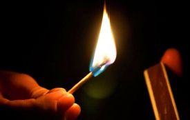 На Хмельниччині затримали жінку, яка намагалась підпалити міську раду
