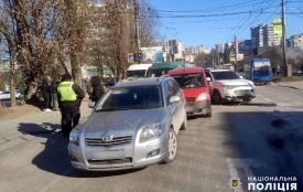 На Бандери сталася ДТП з двома маршрутками та трьома легковиками (ВІДЕО)