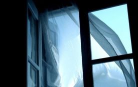 На Хмельниччині з вікна лікарні вистрибнув пацієнт. Він загинув