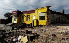 «Економ» в Лезневому частково знесли: хто і що там робить