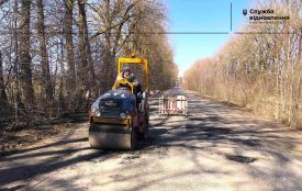На дорогах Хмельниччини ліквідовують ямковість: де тривають ремонти