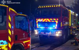 У Хмельницькому вночі горів приватний будинок (ФОТО, ВІДЕО)