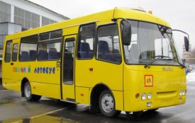 10 шкільних автобусів розподілять між школами області. Хто отримає та скільки треба ще?