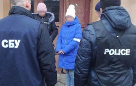 Замість життя за кордоном — суд: на Хмельниччині жінка виконувала завдання росіян