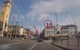 Патрульні оштрафували водія, який на Подільській проїхав на жовтий (ВІДЕО)