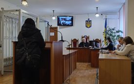 Допитали хмельничанку, яка викинула новонародженого на смітник: деталі