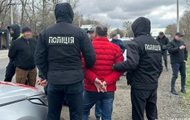 Хмельницькому підприємцю прострелили ногу: вимагали 20 тисяч доларів