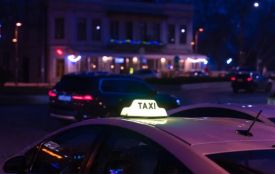 На Хмельниччині таксиста намагався задушити пасажир