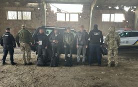 Поблизу кордону затримали жителів Хмельниччини, які хотіли дістатись Румунії
