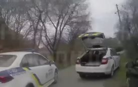 У Хмельницькому матері залишили дітей у зачиненому авто — врятували патрульні