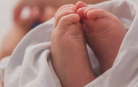 На трасі у породіллі почались пологи: хмельницькі патрульні супроводили її до лікарні (ВІДЕО)