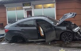 Влетів у зупинку і забрав три життя: розслідування трагічної ДТП у Хмельницькому завершили