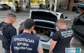 Мав зв’язки в ТЦК: хмельничанин за $10 тисяч обіцяв непридатність до служби