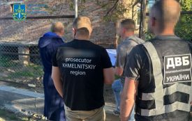 На Хмельниччині патрульного затримали за хабарництво та підробку службових даних