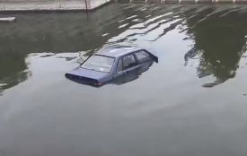 У Хмельницькому з річки дістали «Audi» (ВІДЕО)