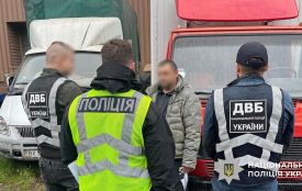 1200 доларів за іспит з водіння: затримали хмельничанина