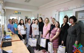 До Дня матері голова Хмельницької облради привітала матусь в перинатальному центрі
