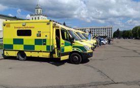 У Хмельницькому військовим передали авто з Британії