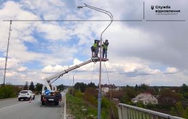 Оновлюють асфальт та освітлення: де на Хмельниччині ремонтують дороги