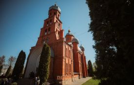 Релігійний скандал на Хмельниччині: УПЦ (МП) звинувачує ПЦУ і поліцію у «захопленні» храму