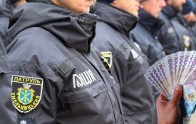 Скільки заробляють хмельницькі патрульні: проаналізували декларації