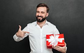Що подарувати шефу на День народження, у якого все є: топ-3 ідеї (новини компаній)