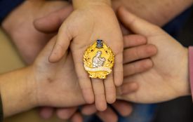Звання «Мати-героїня» присвоїли сімом жінкам з Хмельниччини. Який розмір винагороди