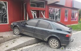 У Шепетівці нетверезий водій влетів у магазин. Йому загрожує штраф
