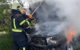 У Кам’янці-Подільському згорів автомобіль (ВІДЕО)