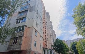 Школярка випала з вікна багатоповерхівки у Хмельницькому: що відомо