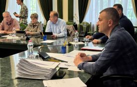 Доплати педагогам, премії школярам та пільги родинам Героїв: рішення хмельницького виконкому