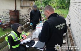 Під Хмельницьким ексвійськовий облаштував склад зброї. Його затримали