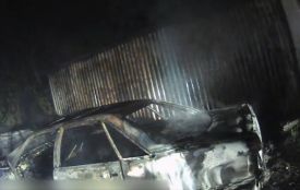 Вночі на вулиці Залізняка горів автомобіль (ВІДЕО)