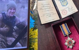 Посмертно нагородили стрільця з Хмельниччини – Максима Чмихова