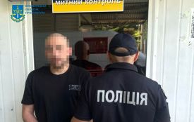 Із Польщі екстрадували жителя Хмельниччини, якого підозрюють у крадіжці та підпалі
