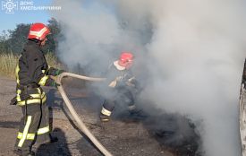 На Хмельниччині авто загорілося на ходу: що стало причиною (ВІДЕО)