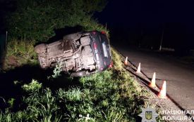 У Білогір’ї перекинувся автомобіль: травмувалася 20-річна пасажирка
