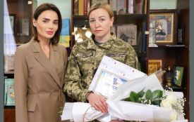 Військову медсестру з Хмельницького відзначили грамотою обласної ради