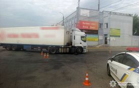 Деталі ДТП у Старокостянтинові, в якій фура «Нової пошти» збила 14-річного водія самоката