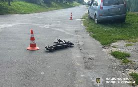 У Хмельницькому в ДТП постраждав 13-річний водій електросамоката