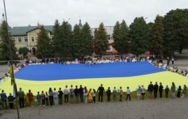 Під час святкування Дня прапора у Летичеві на жінку впав дрон: вона у лікарні