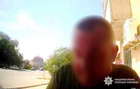 На Хмельниччині чоловік довірив картку другу — залишився без 21 тисячі гривень