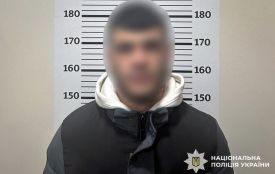 Побив водія та поїхав на його авто: на Хмельниччині затримали чоловіка